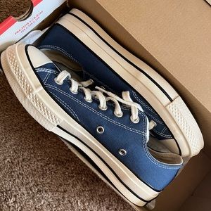 *NEW Converse chuck 70 classic Low women size 7.5(eur size 38) blue white